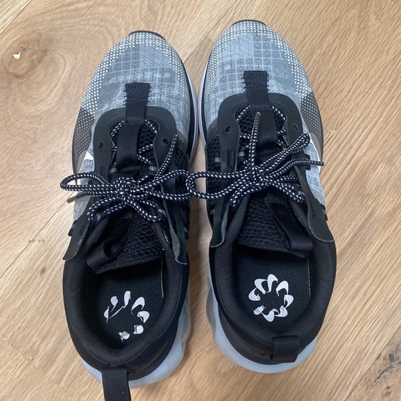 HARDLY WORN NIKE AIR MAX - Picture 7 of 7